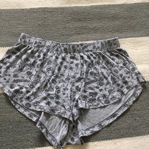 RVCA Shorts Size medium